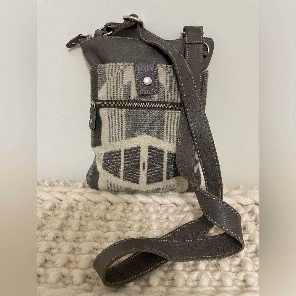 Roots x Pendleton Smoke Lake Crossbody